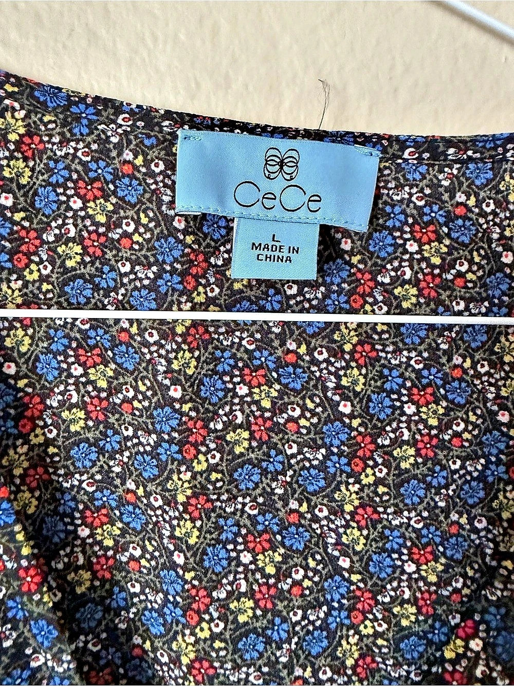 CeCe Floral Ruffle Sleeve - Picture 4 of 6